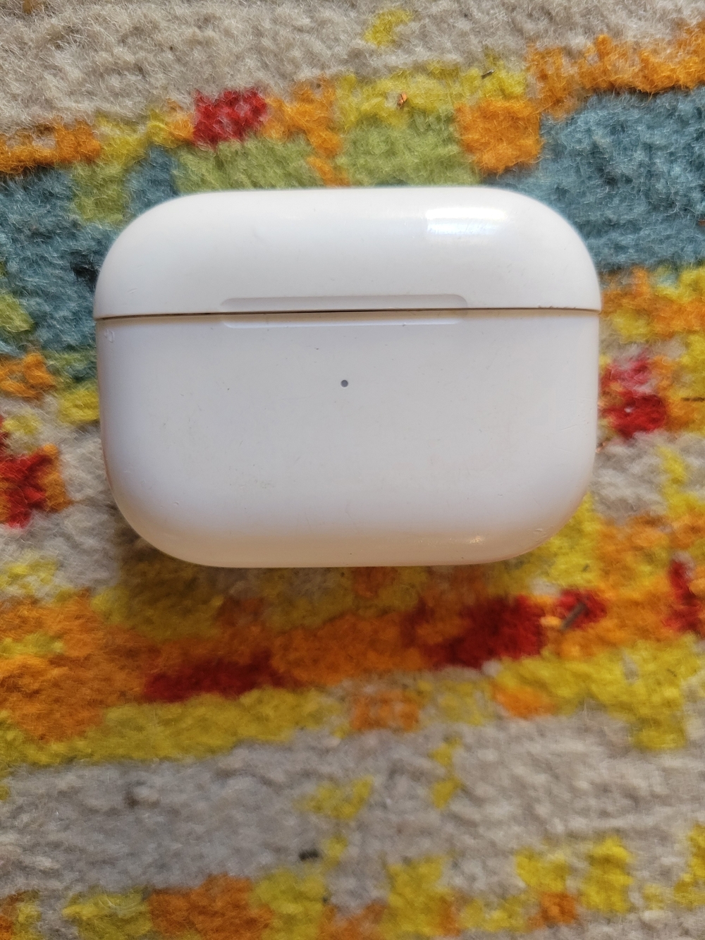 Apple White Wireless Earbuds Charging Case